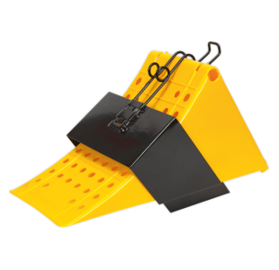 Wheel Chock with Bracket - Commercial » Toolwarehouse